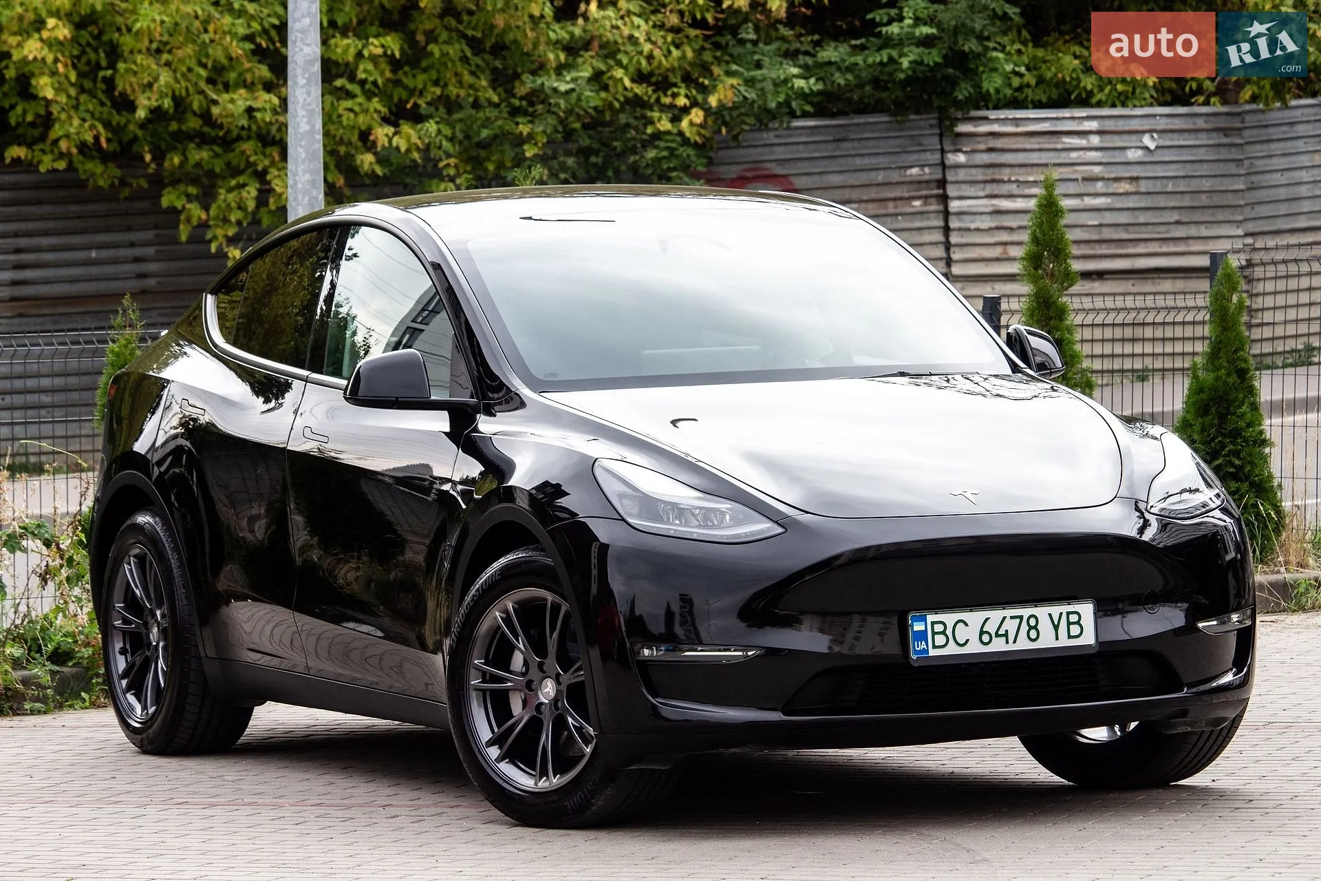 Tesla Model Y, 2024