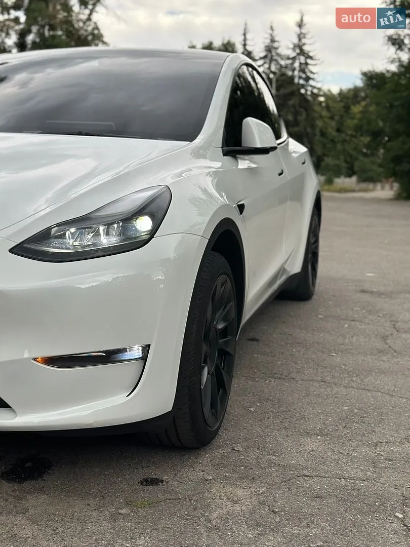Tesla Model Y, 2023