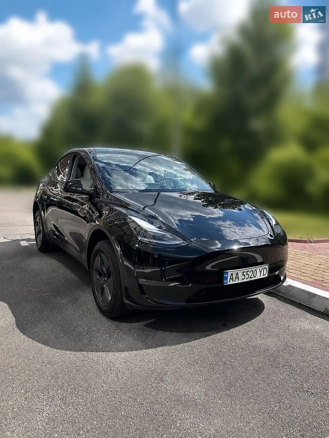 Tesla Model Y, 2023