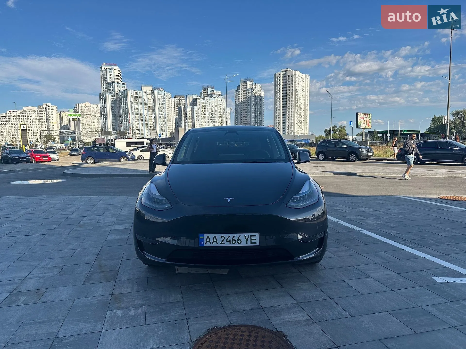 Tesla Model Y, 2024