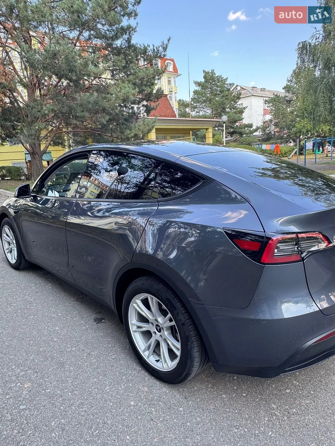 Tesla Model Y, 2023