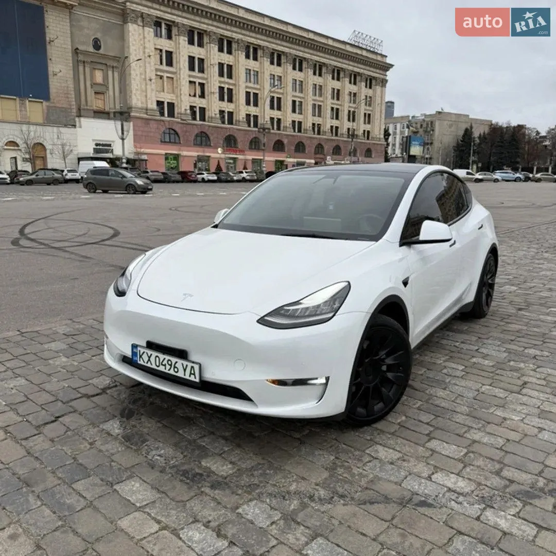 Tesla Model Y, 2021
