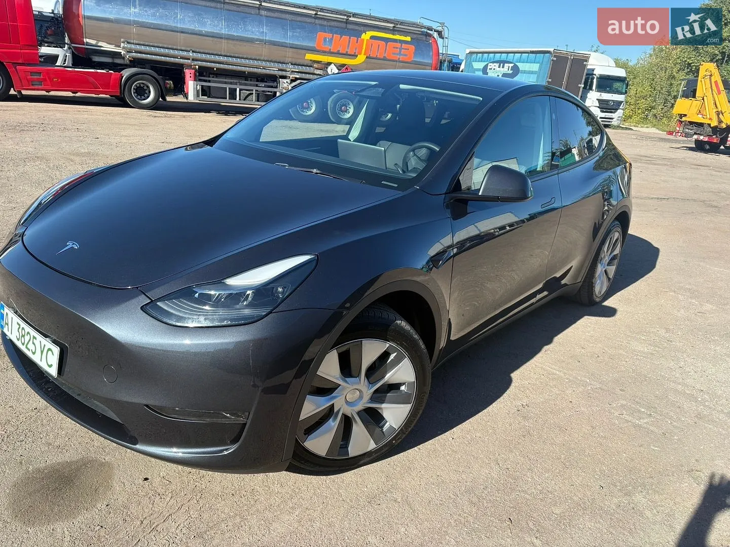 Tesla Model Y, 2024