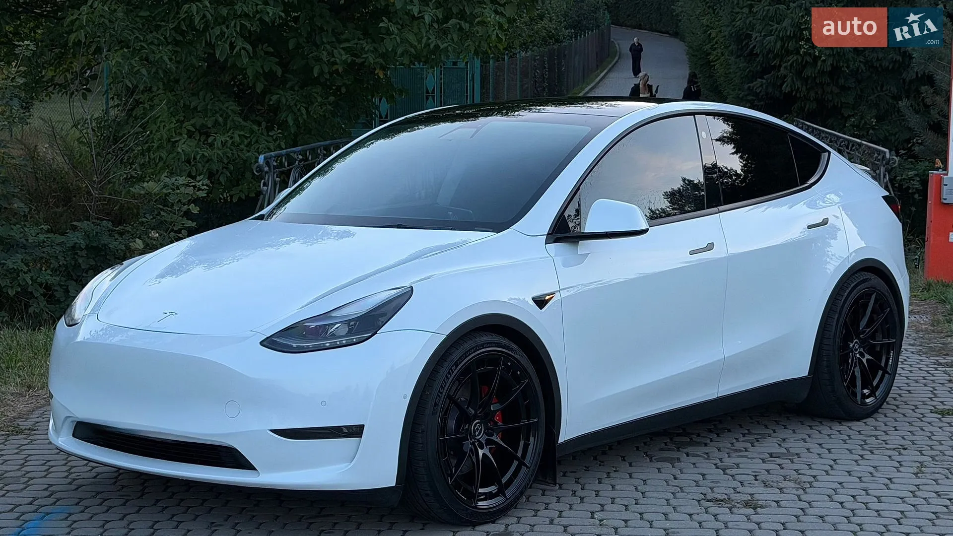 Tesla Model Y, 2022