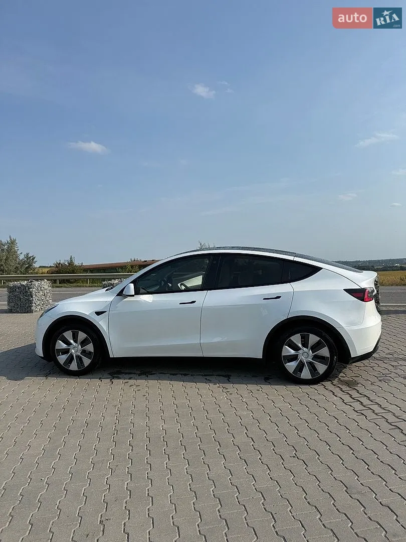 Tesla Model Y, 2021