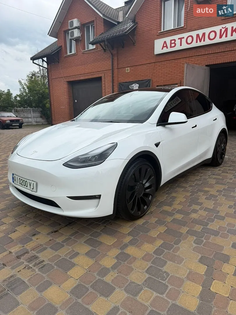 Tesla Model Y, 2023