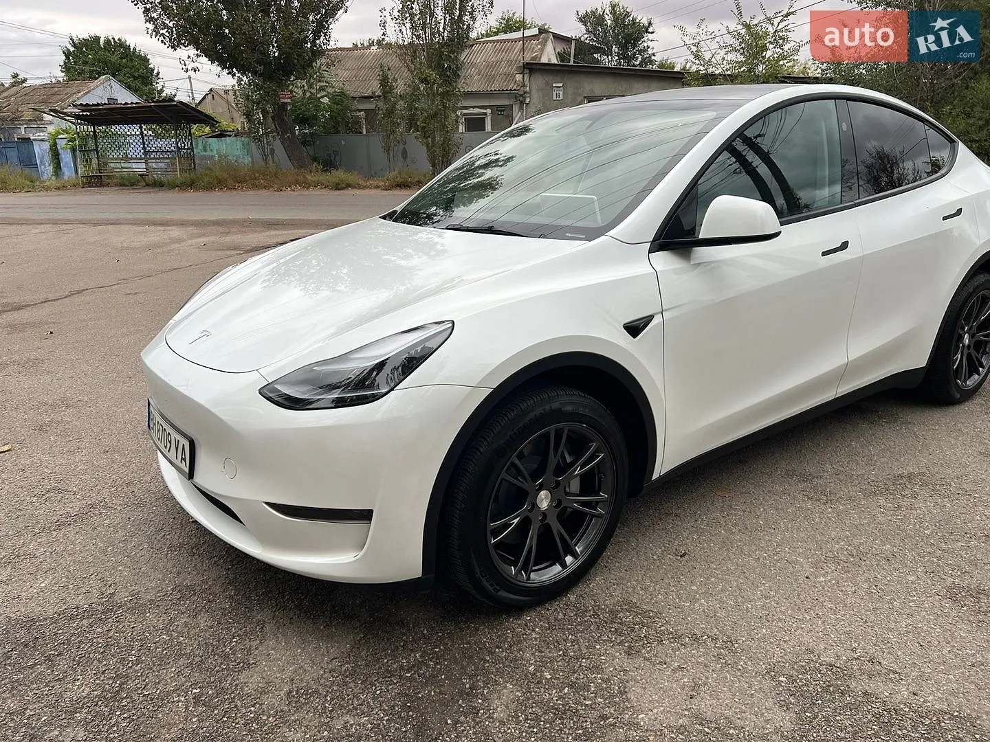 Tesla Model Y, 2024