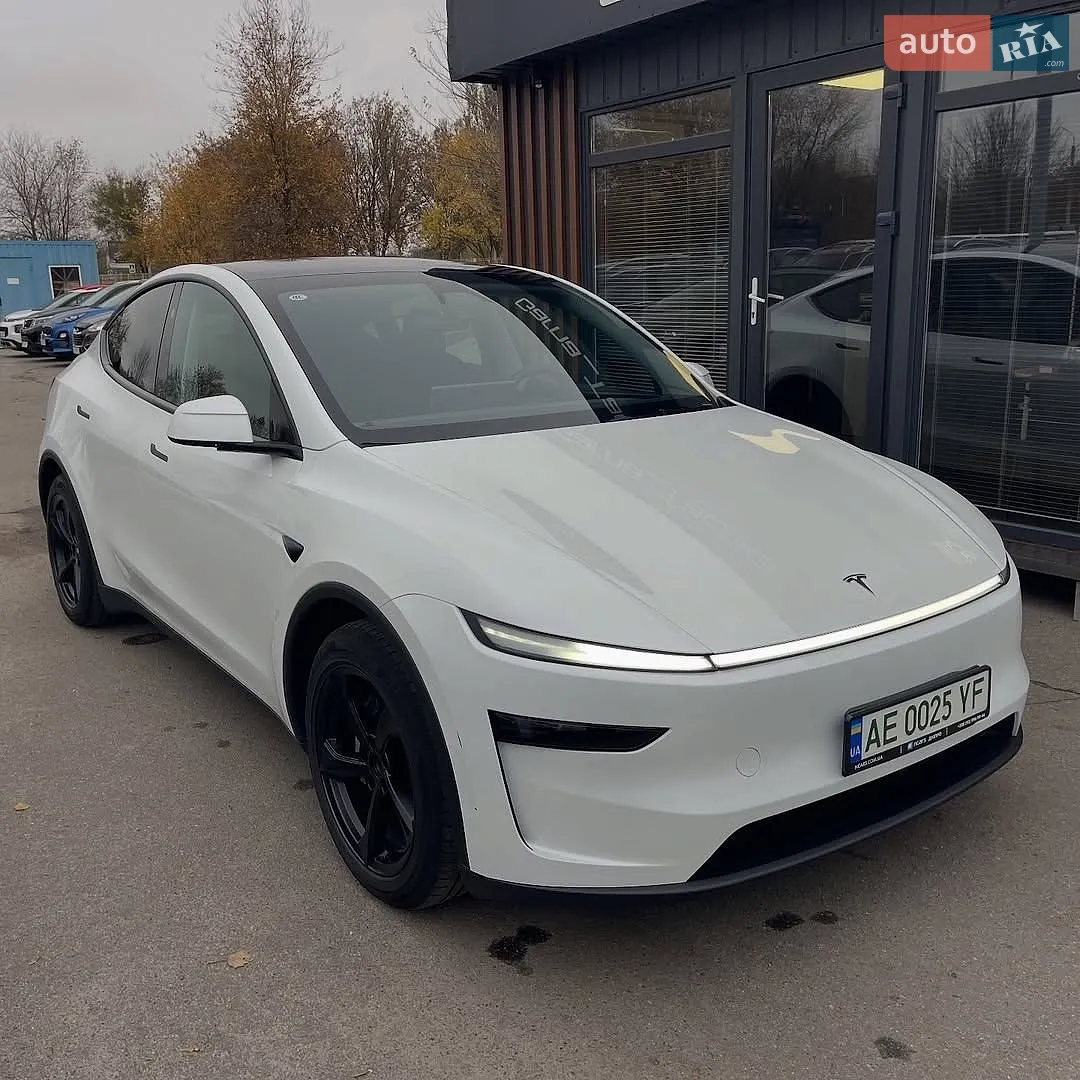 Tesla Model Y, 2025