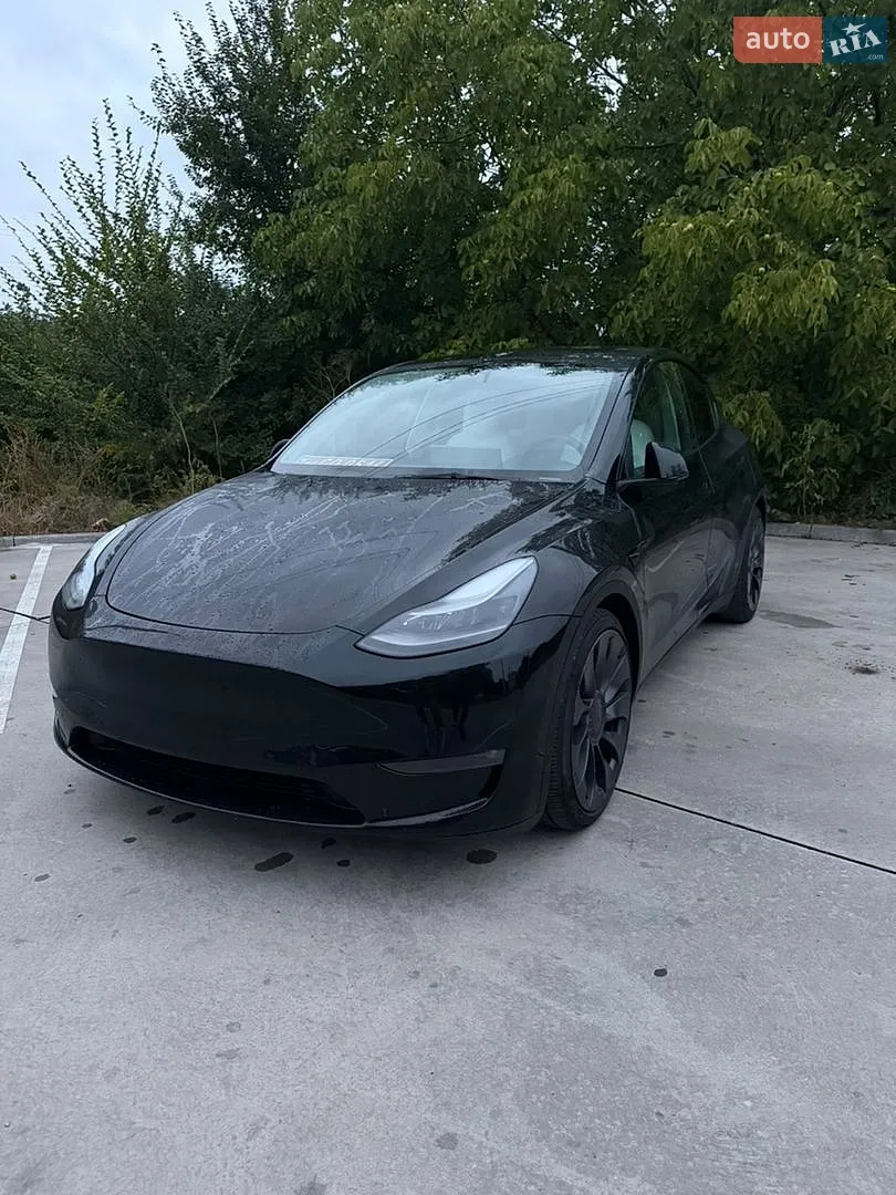 Tesla Model Y, 2021