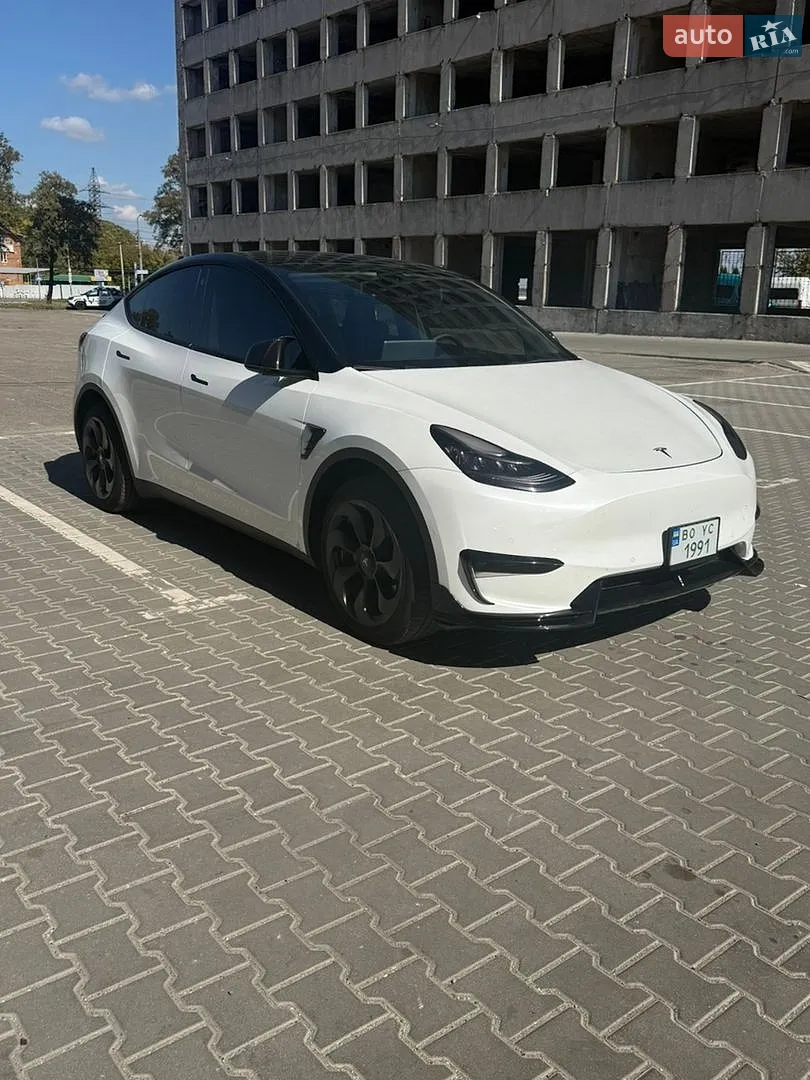Tesla Model Y, 2021