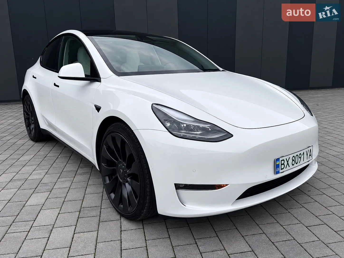 Tesla Model Y, 2022