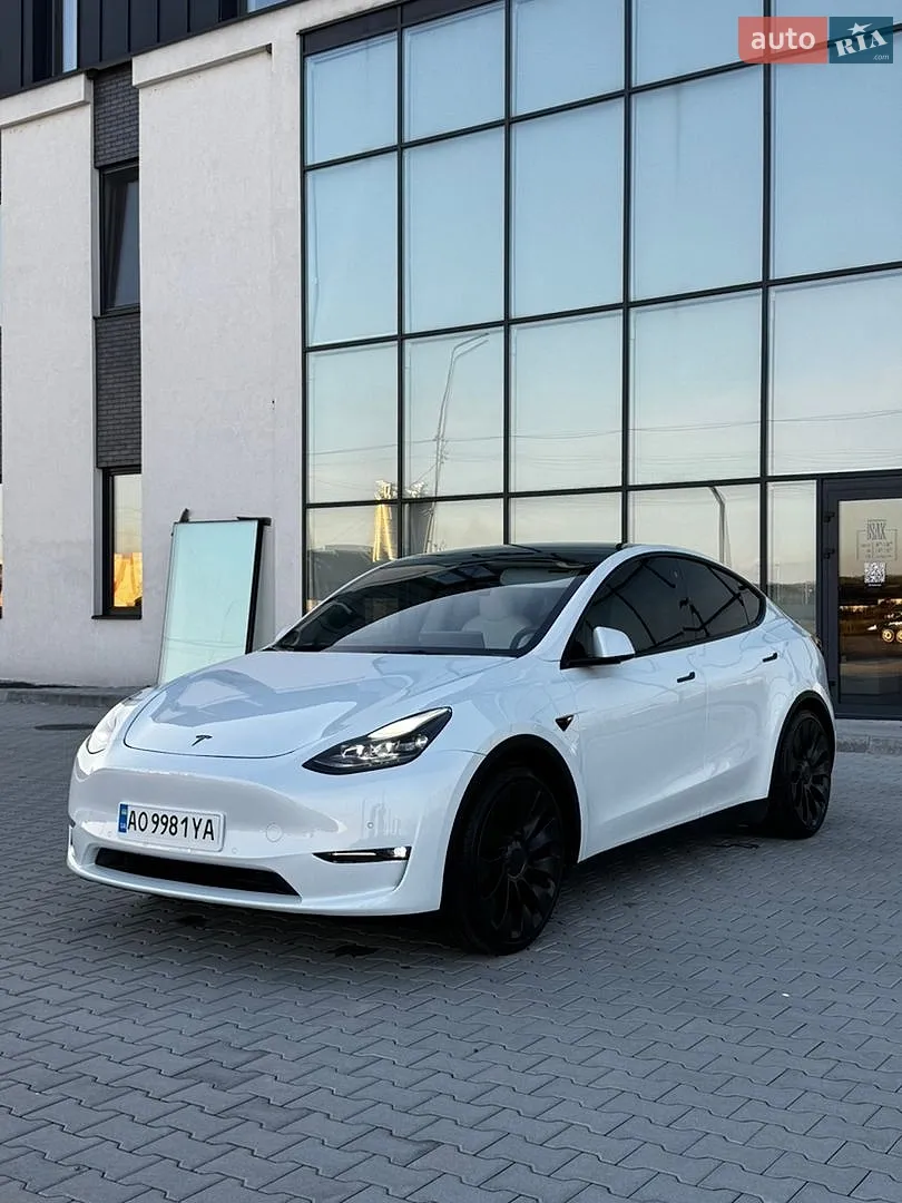 Tesla Model Y, 2021