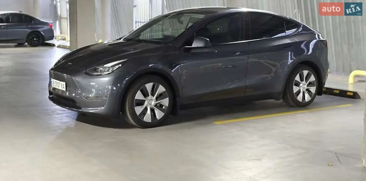 Tesla Model Y, 2021