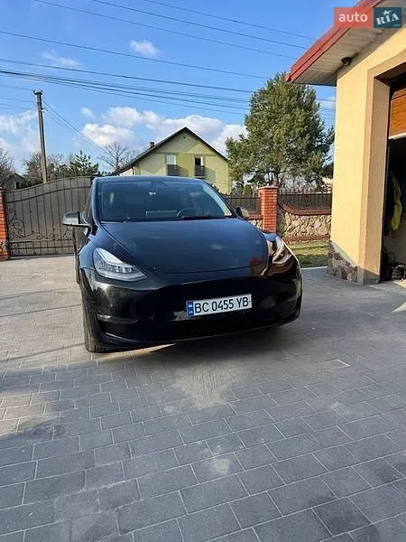 Tesla Model Y, 2021