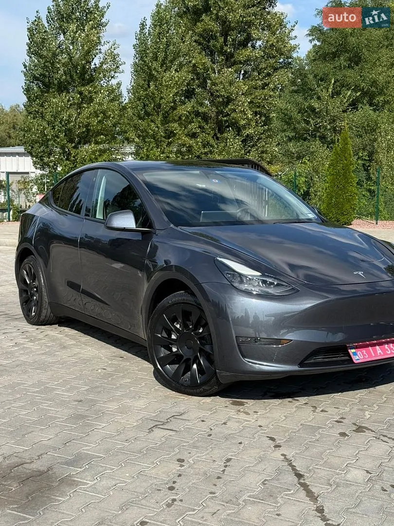 Tesla Model Y, 2022