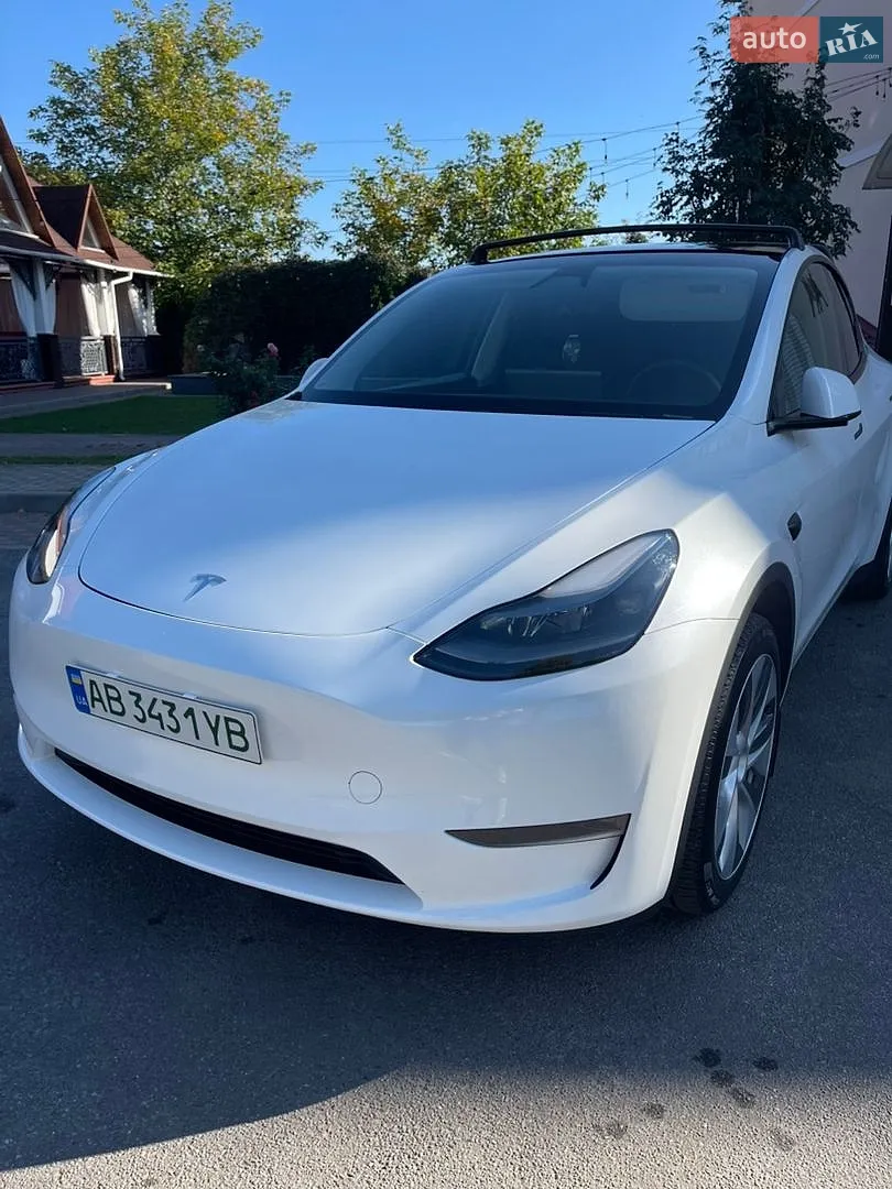 Tesla Model Y, 2024