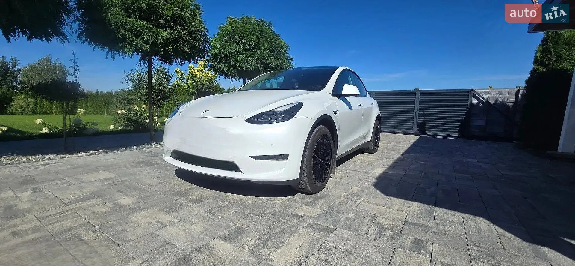 Tesla Model Y, 2023