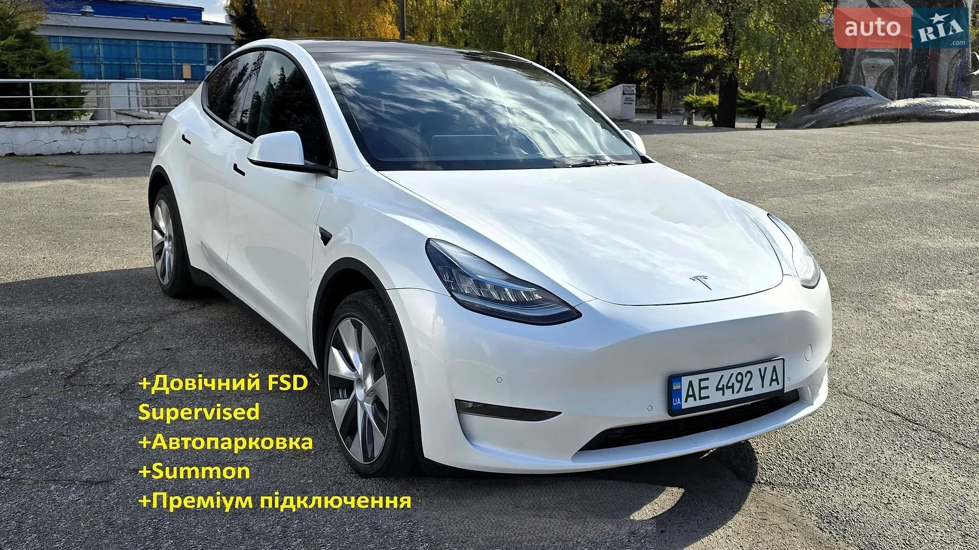 Tesla Model Y, 2021