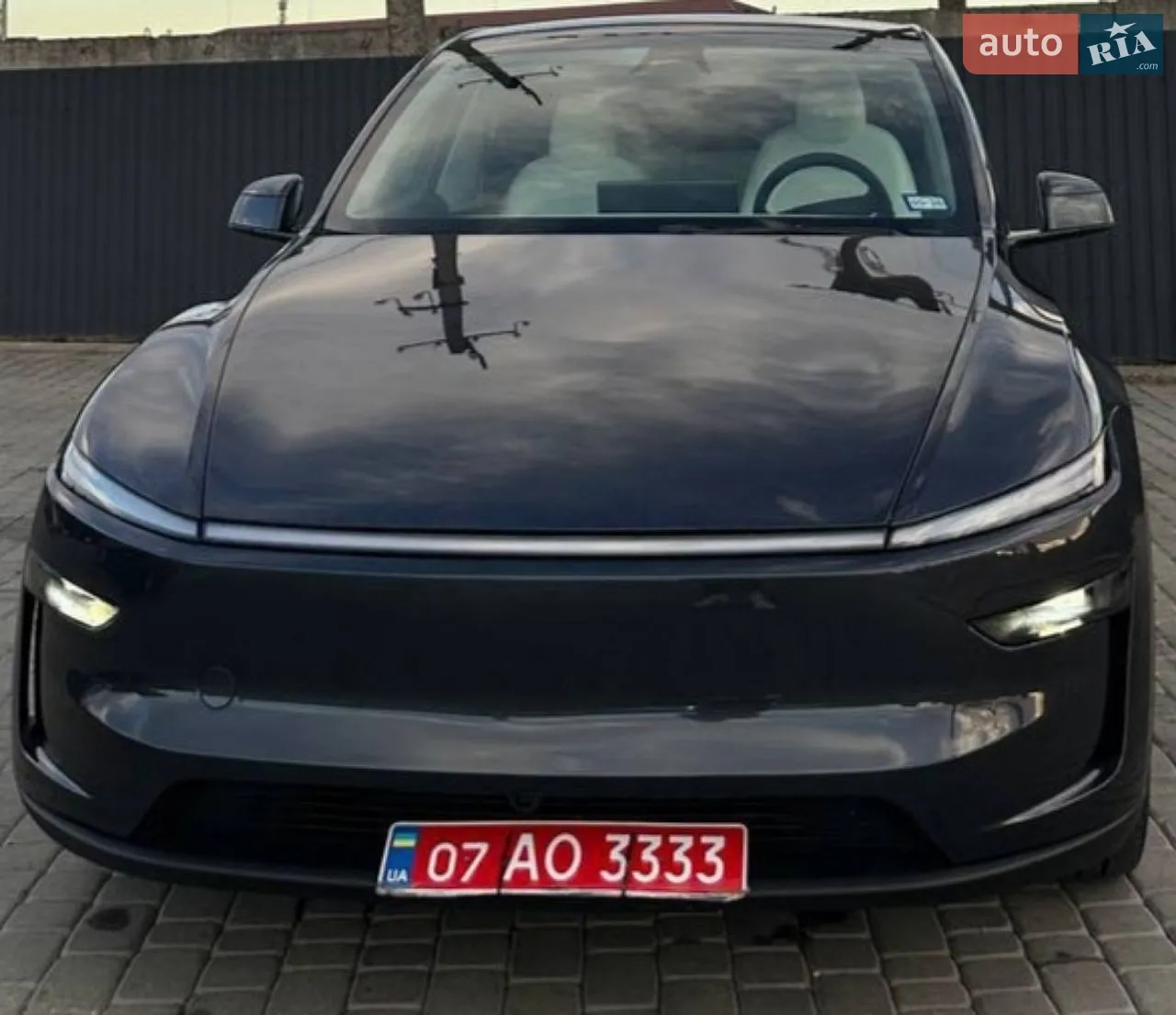 Tesla Model Y, 2025