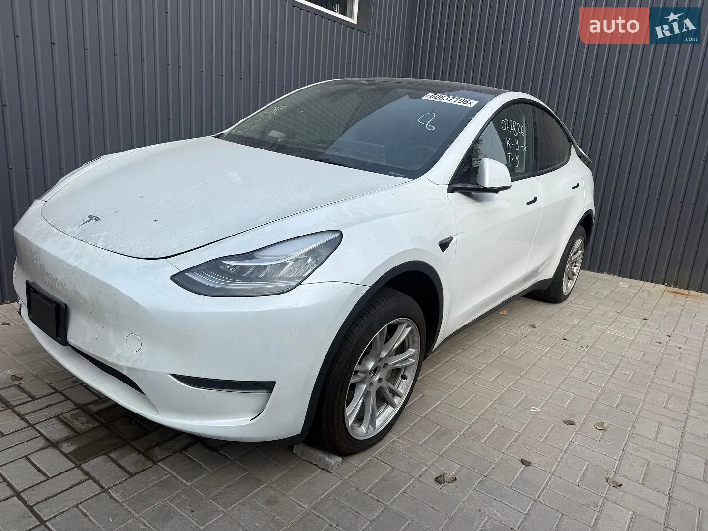 Tesla Model Y, 2023