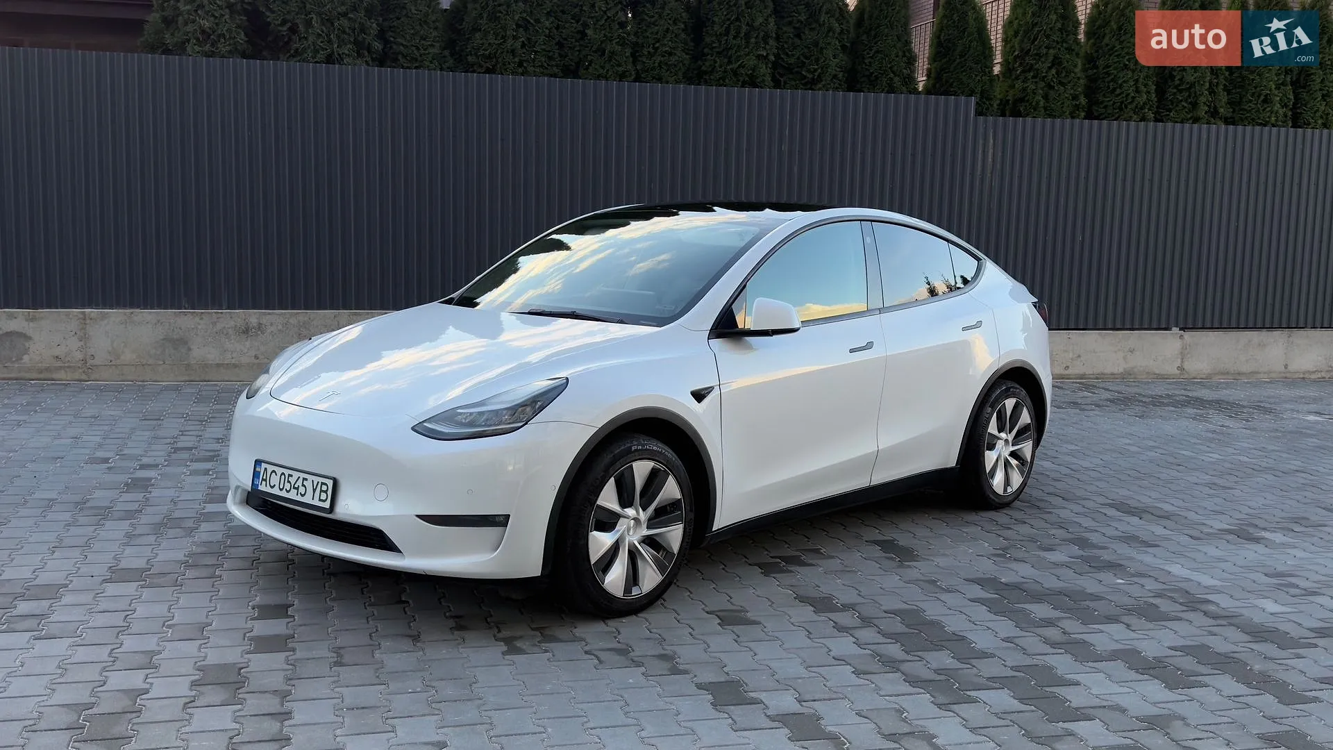 Tesla Model Y, 2021
