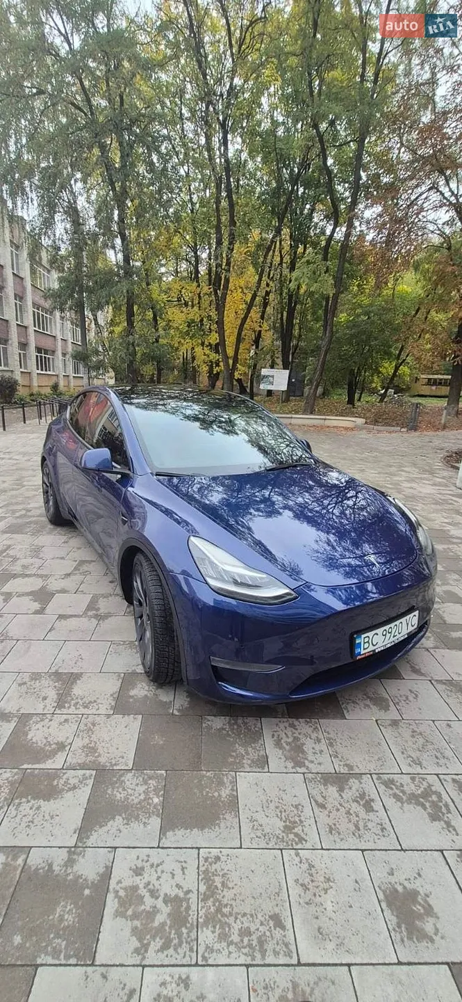 Tesla Model Y, 2022