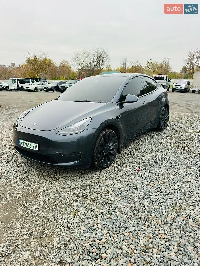 Tesla Model Y, 2023