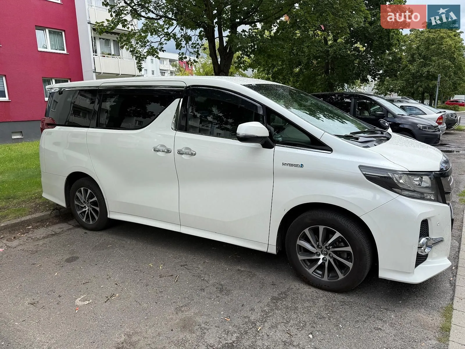 Toyota Alphard, 2015