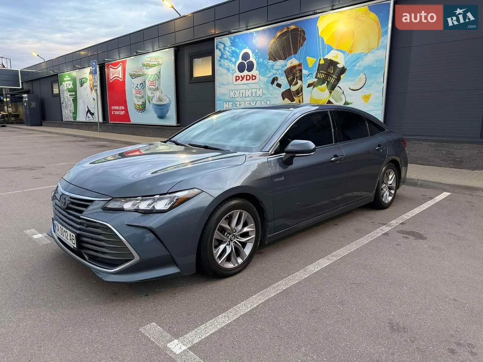 Toyota Avalon 2019 — 1