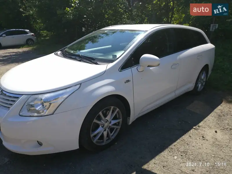 Toyota Avensis, 2011