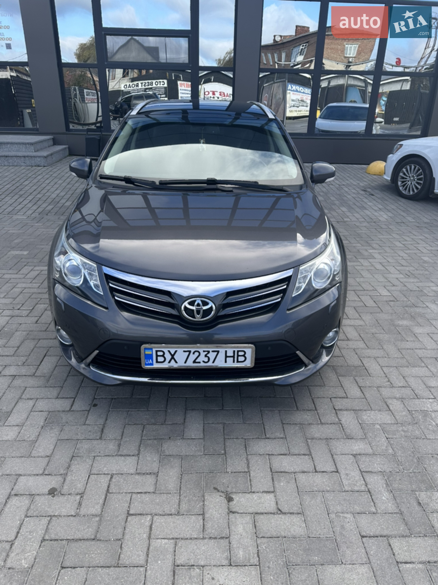 Toyota Avensis, 2012