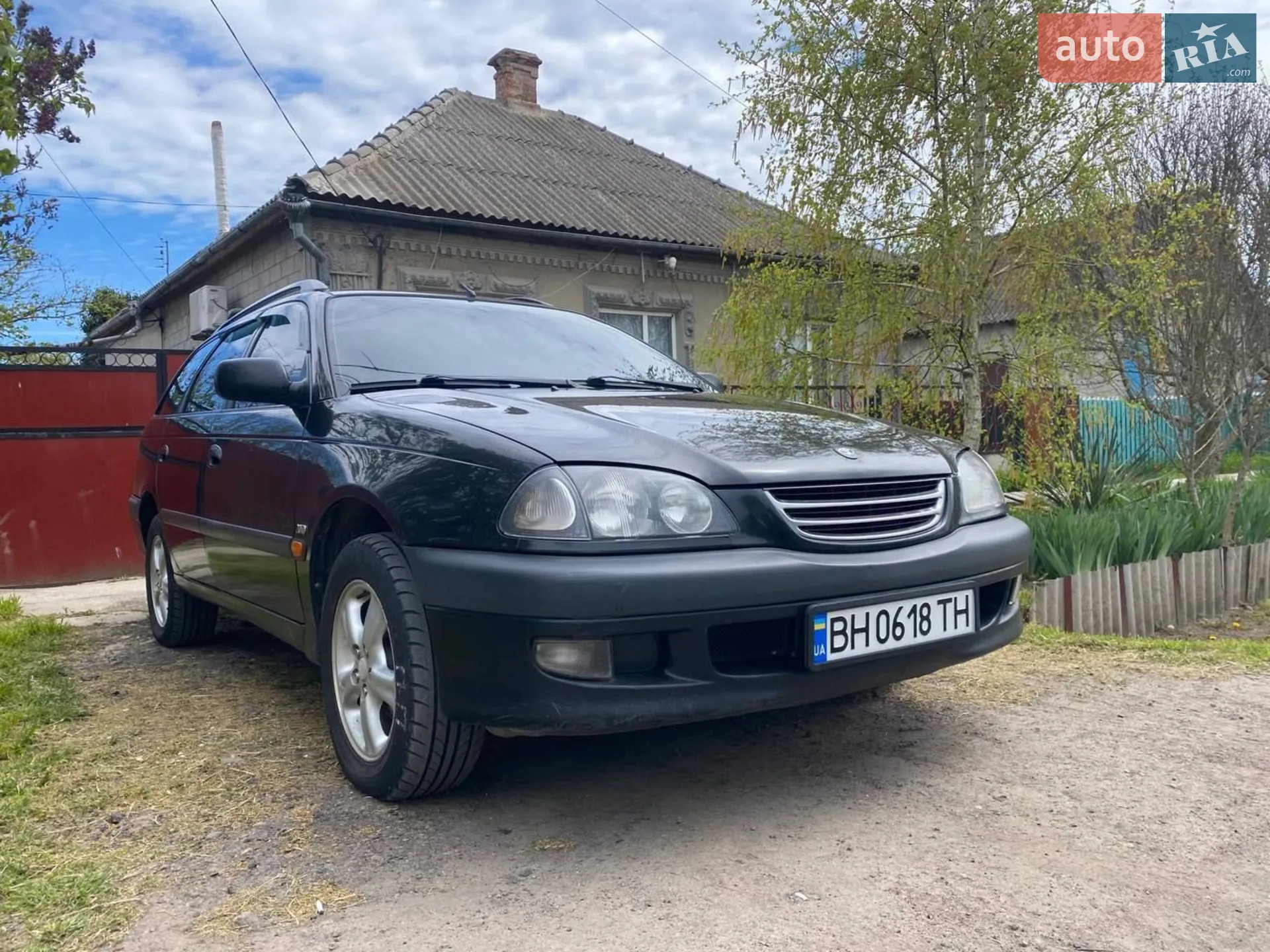 Toyota Avensis, 1998