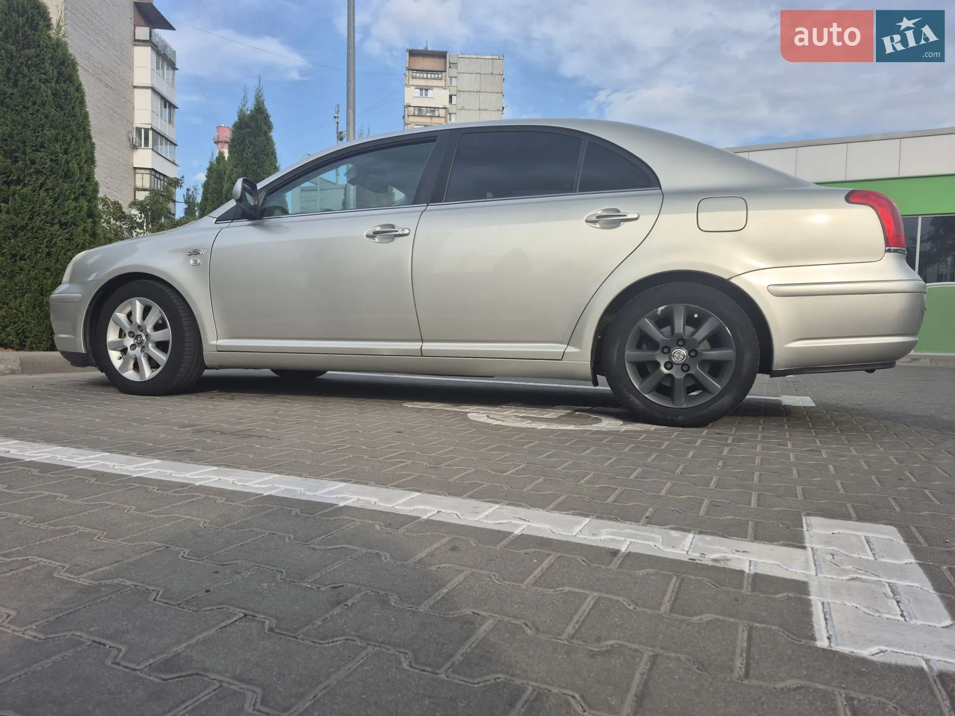 Toyota Avensis, 2005