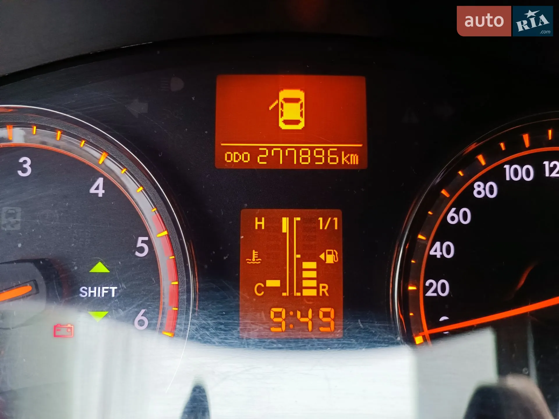 Toyota Avensis 2011 — 1