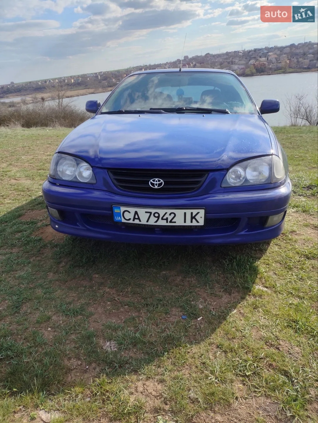 Toyota Avensis, 1999