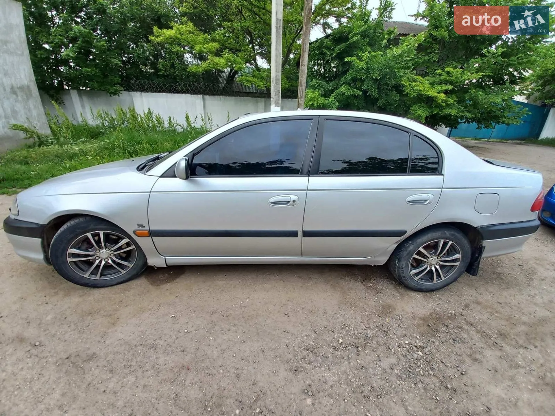 Toyota Avensis, 2002