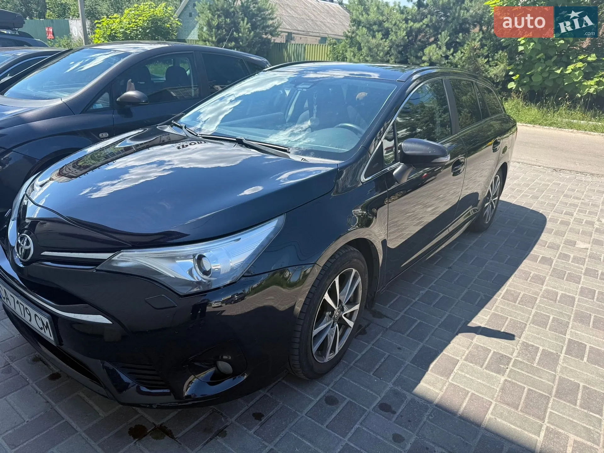 Toyota Avensis 2015 — 1