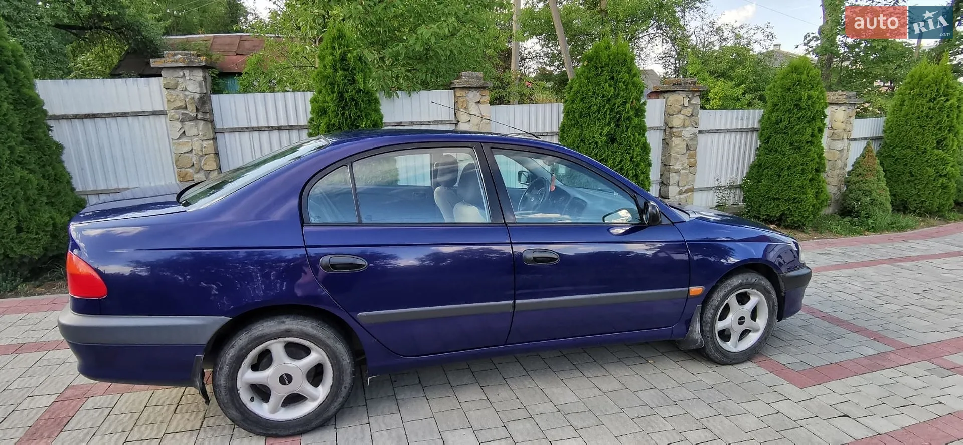 Toyota Avensis, 2000