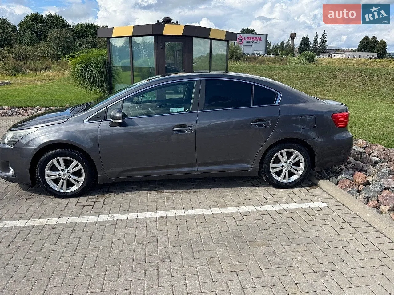 Toyota Avensis, 2012