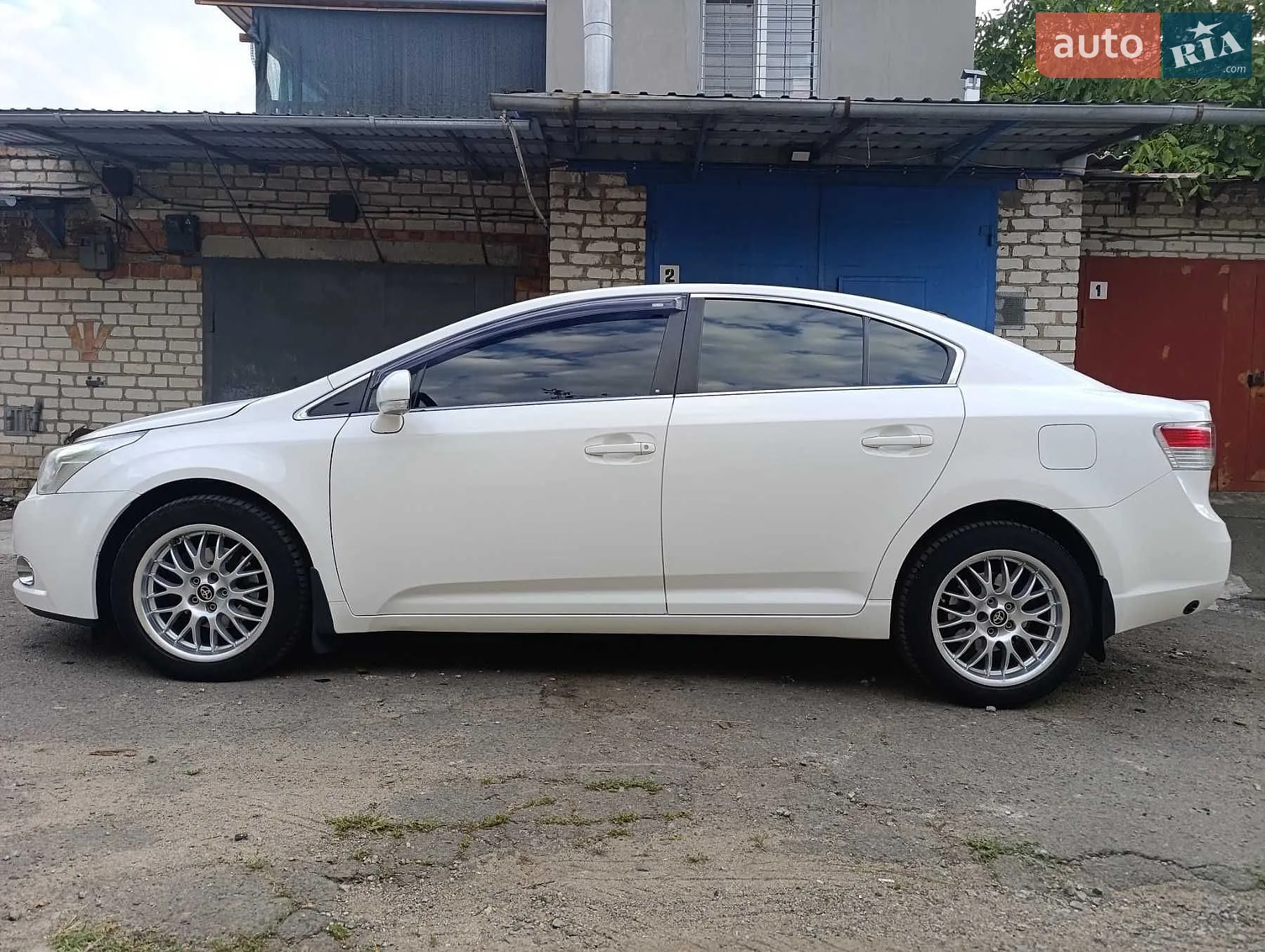 Toyota Avensis, 2011