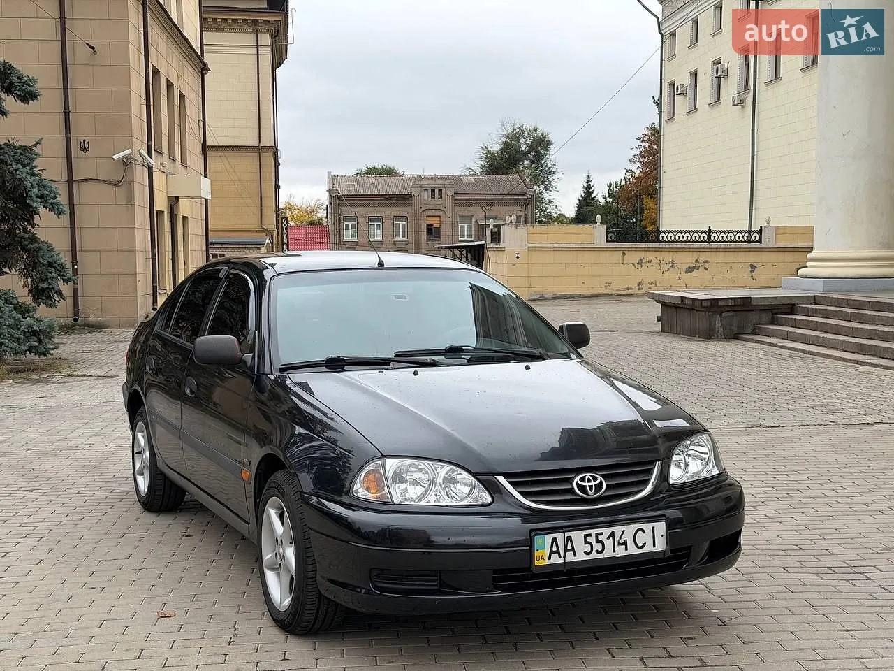 Toyota Avensis, 2001