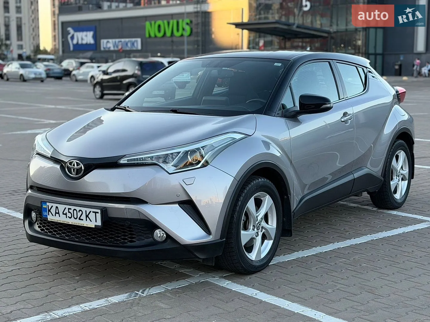 Toyota C-HR, 2016