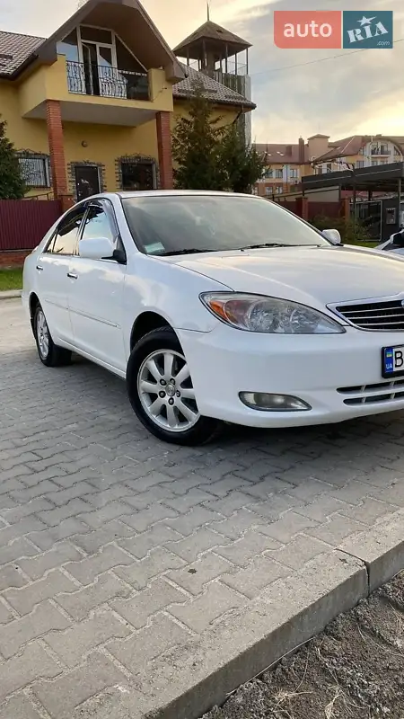 Toyota Camry, 2004