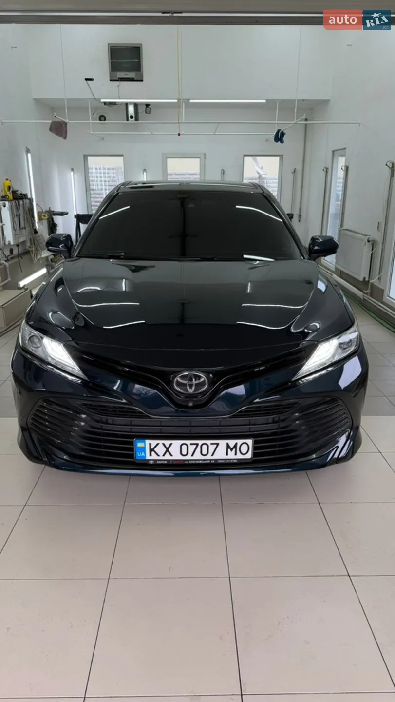 Toyota Camry, 2018