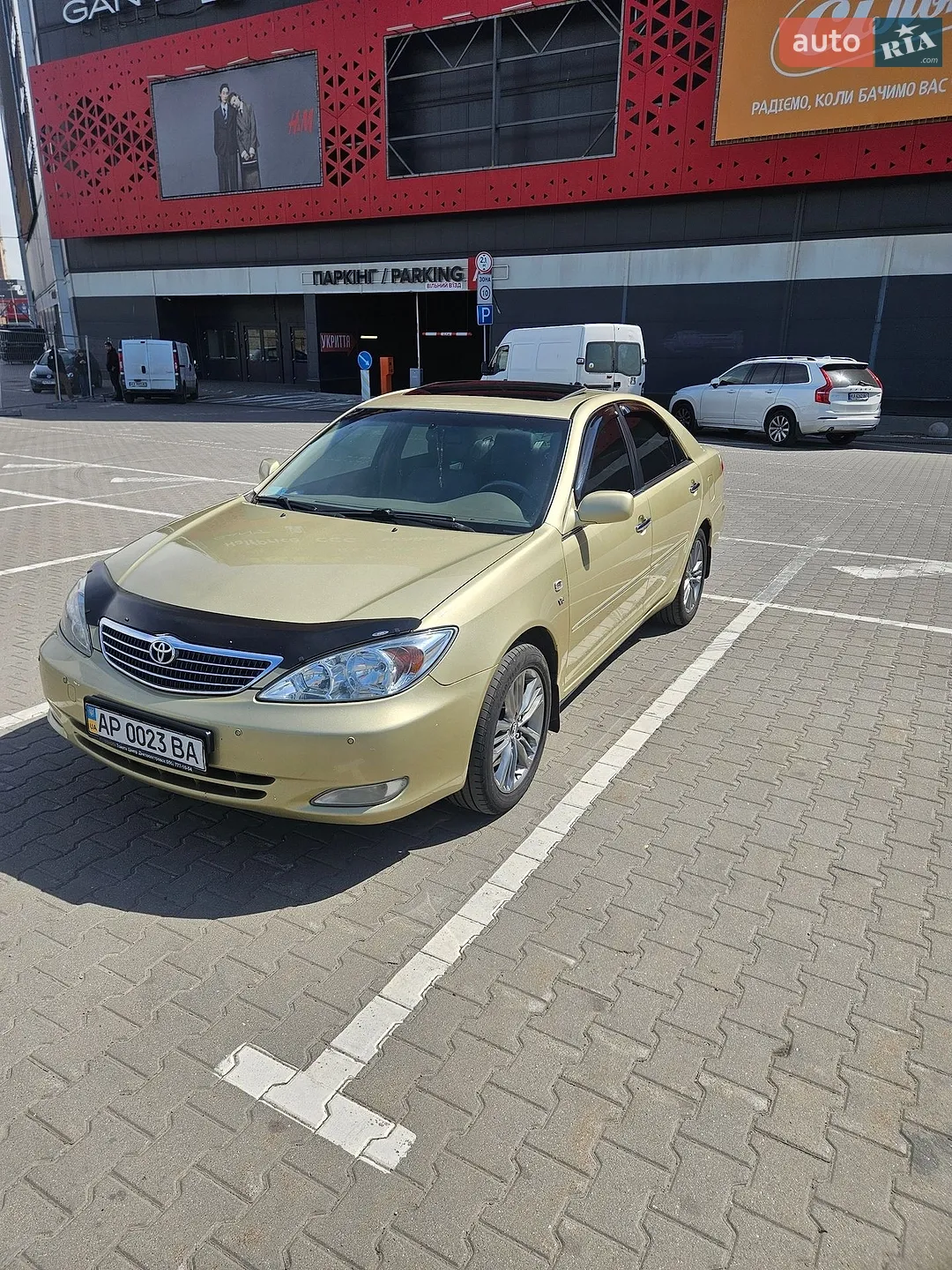 Toyota Camry, 2004