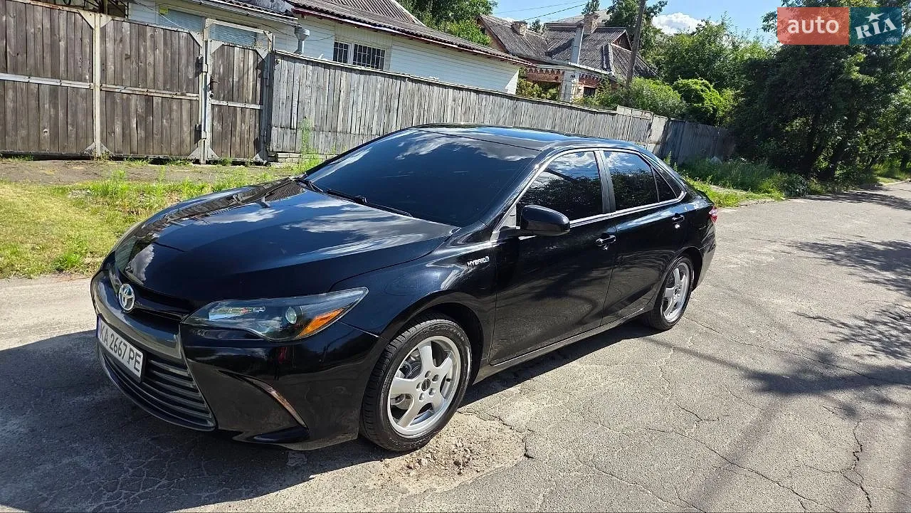 Toyota Camry, 2016
