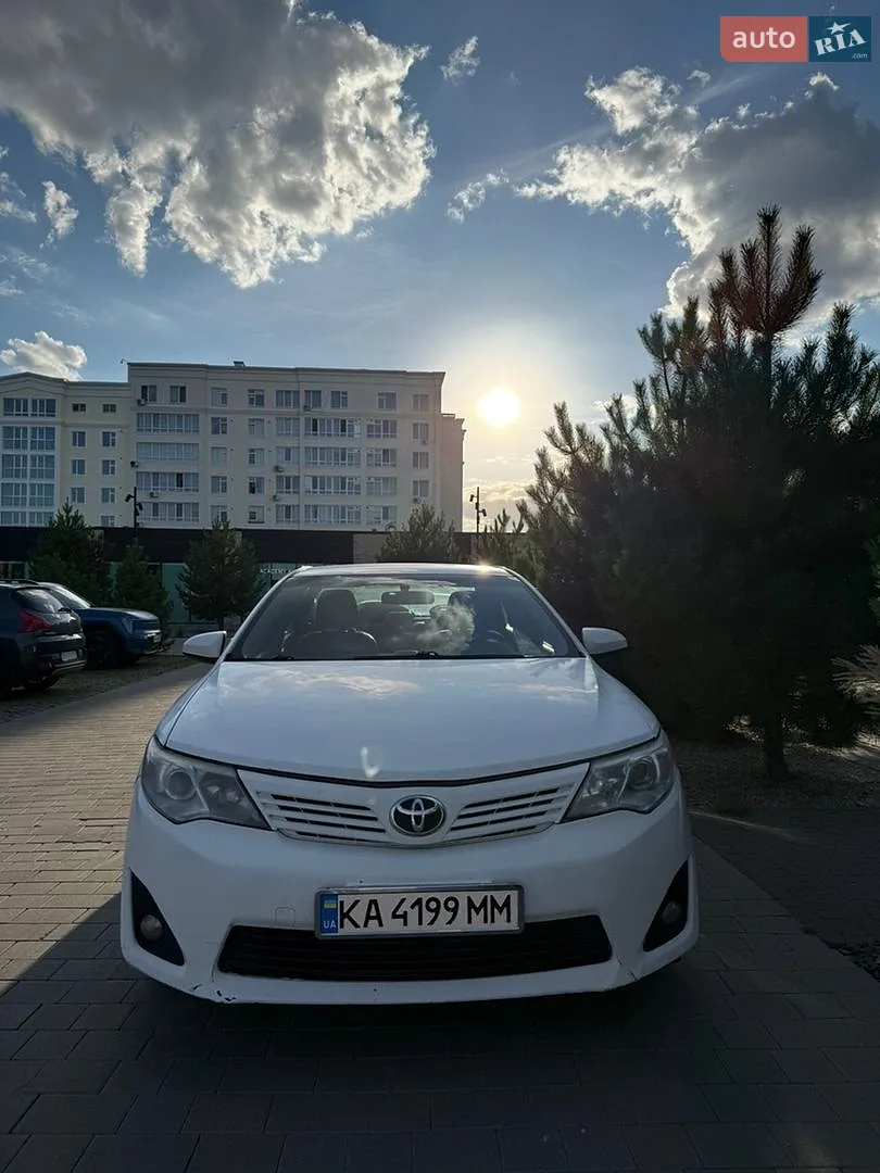 Toyota Camry, 2014
