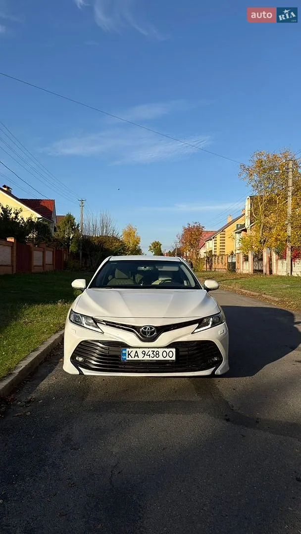 Toyota Camry, 2019