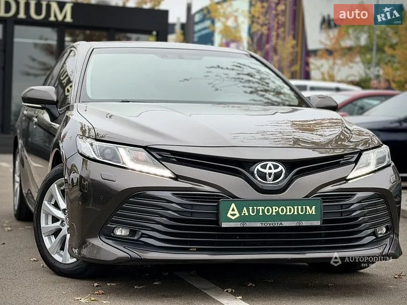 Toyota Camry, 2019