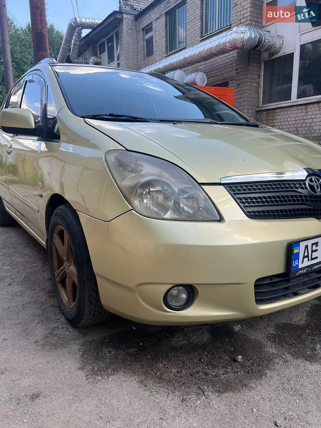 Toyota Corolla Verso, 2004